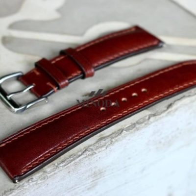 cách vệ sinh đồng hồ dây da