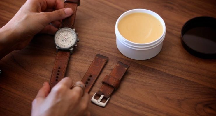 cách vệ sinh dây da đồng hồ