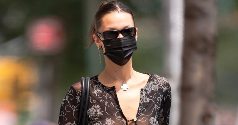 Theo This Midriff-Baring Top, Bella Hadid chỉ là một cô gái thập niên 90 sống trong thế giới năm 2021