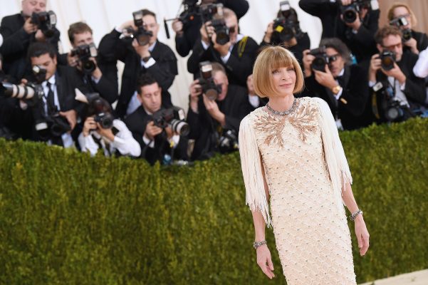 Tham gia để có cơ hội giành được một vị trí trên thảm đỏ Met Gala với Vogue Club