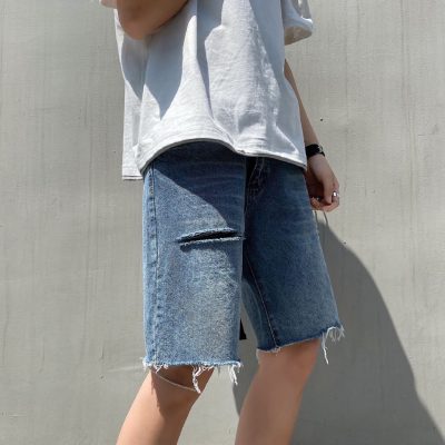 Quần short jeans rách phá cách với Top 10 cách mix không thể bỏ lỡ